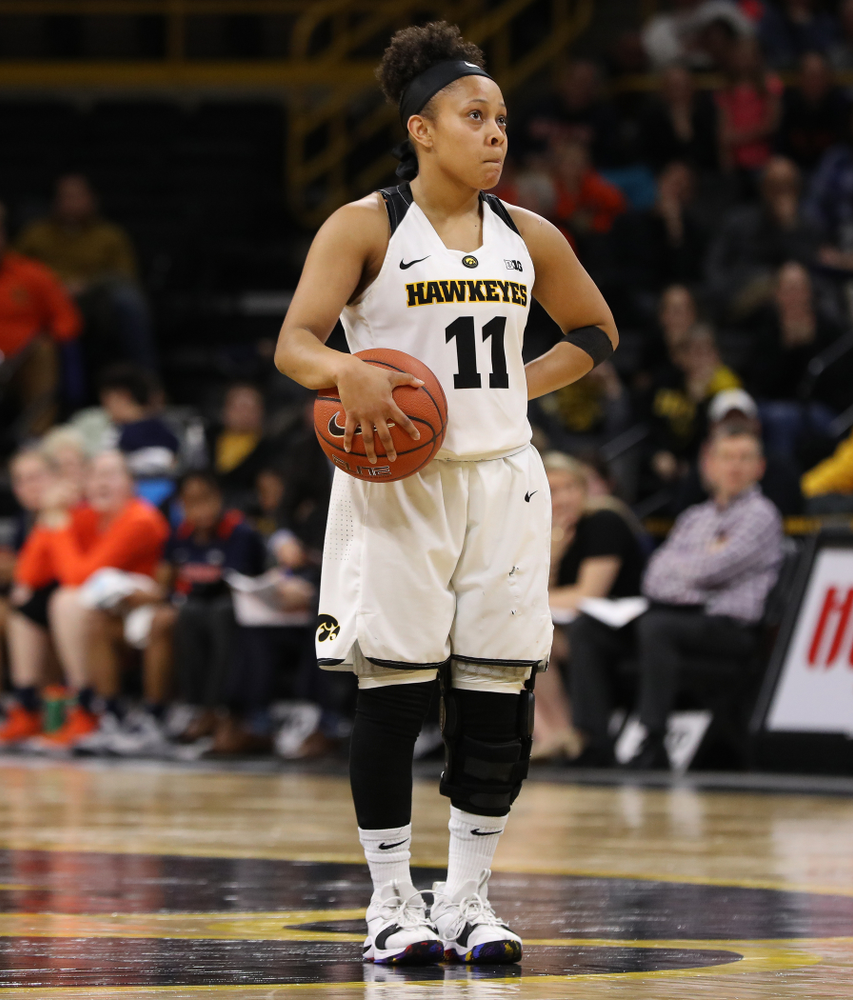 Iowa Hawkeyes guard Tania Davis (11) against the Illinois Fighting Illini Thursday, February 14, 2019 at Carver-Hawkeye Arena. (Brian Ray/hawkeyesports.com)