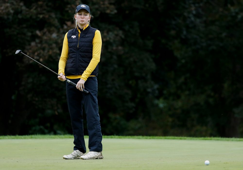 Iowa's Annalee Dannegger begs for a birdie putt to drop during the Diane Thomason Invitational at Finkbine Golf Course on September 29, 2018. (Tork Mason/hawkeyesports.com)