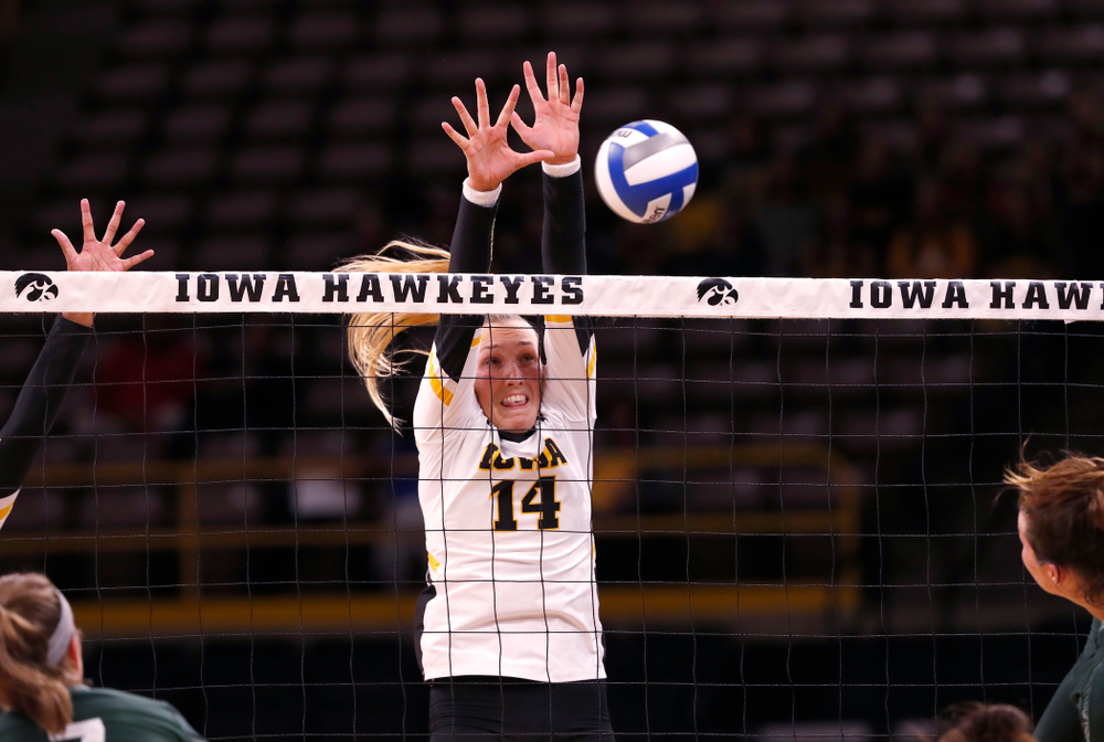 Iowa Hawkeyes outside hitter Cali Hoye (14) against the Michigan State Spartans Friday, September 21, 2018 at Carver-Hawkeye Arena. (Brian Ray/hawkeyesports.com)