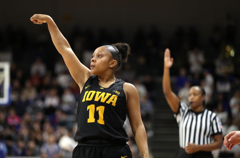 Iowa Hawkeyes guard Tania Davis (11) against the Drake Bulldogs Friday, December 21, 2018 at the Knapp Center in Des Moines. (Brian Ray/hawkeyesports.com)