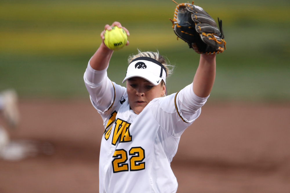 Iowa Hawkeyes starting pitcher/relief pitcher Kenzie Ihle (22) against the Minnesota Golden Gophers Thursday, April 12, 2018 at Bob Pearl Field. (Brian Ray/hawkeyesports.com)