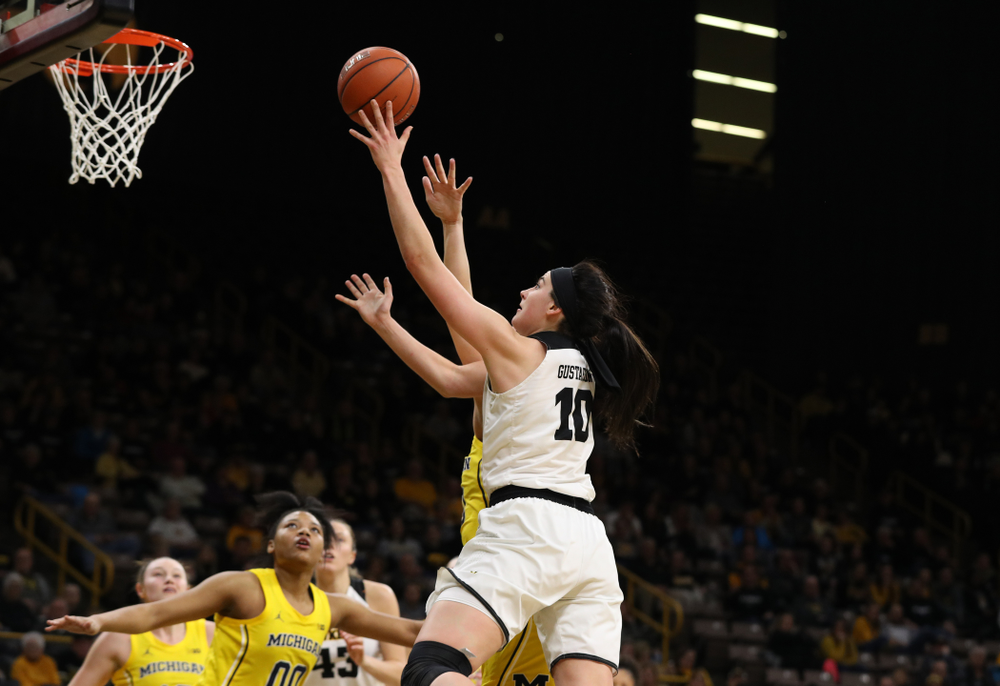 Iowa Hawkeyes forward Megan Gustafson (10) against the Michigan Wolverines Thursday, January 17, 2019 at Carver-Hawkeye Arena. (Brian Ray/hawkeyesports.com)