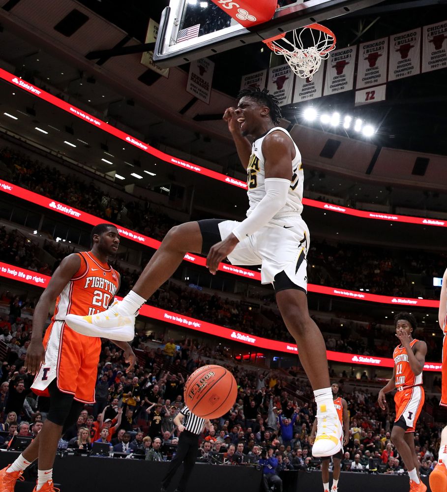 Iowa Hawkeyes forward Tyler Cook (25) against the Illinois Fighting Illini in the 2019 Big Ten Men's Basketball Tournament Thursday, March 14, 2019 at the United Center in Chicago. (Brian Ray/hawkeyesports.com)