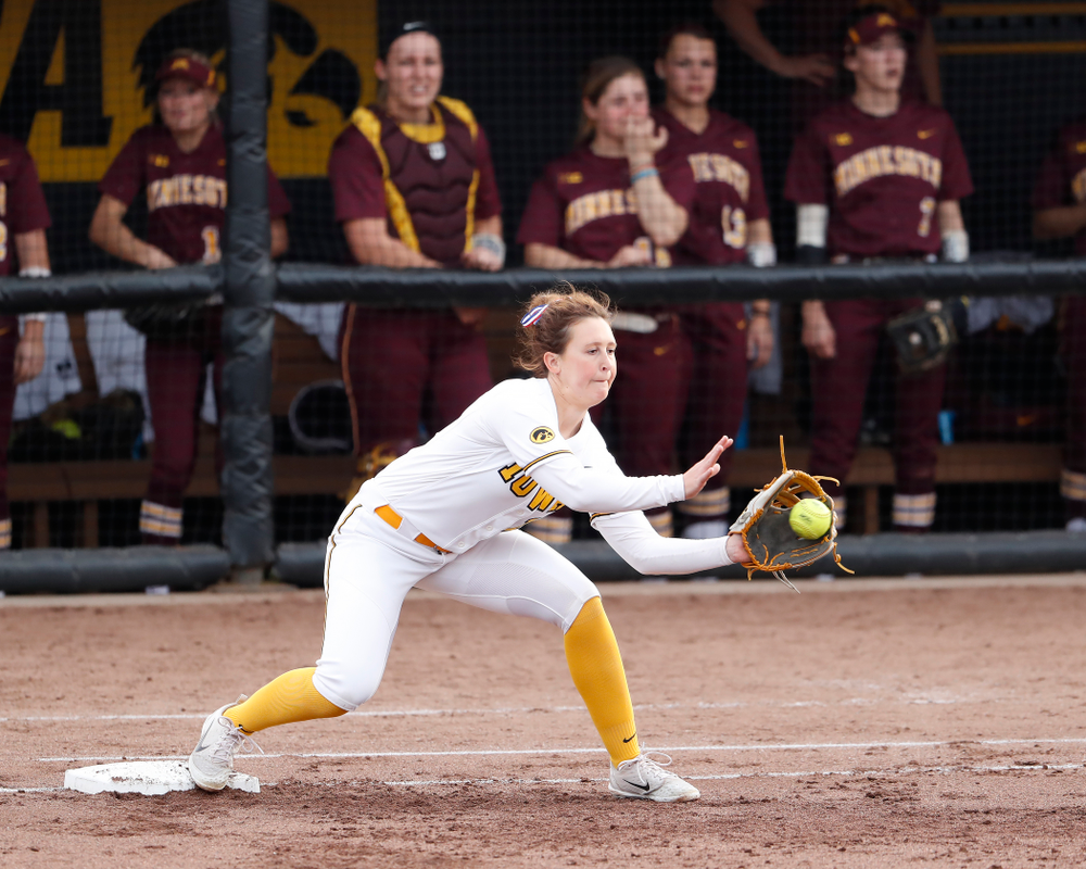 Iowa Hawkeyes first baseman Mallory Kilian (11) against the Minnesota Golden Gophers Thursday, April 12, 2018 at Bob Pearl Field. (Brian Ray/hawkeyesports.com)