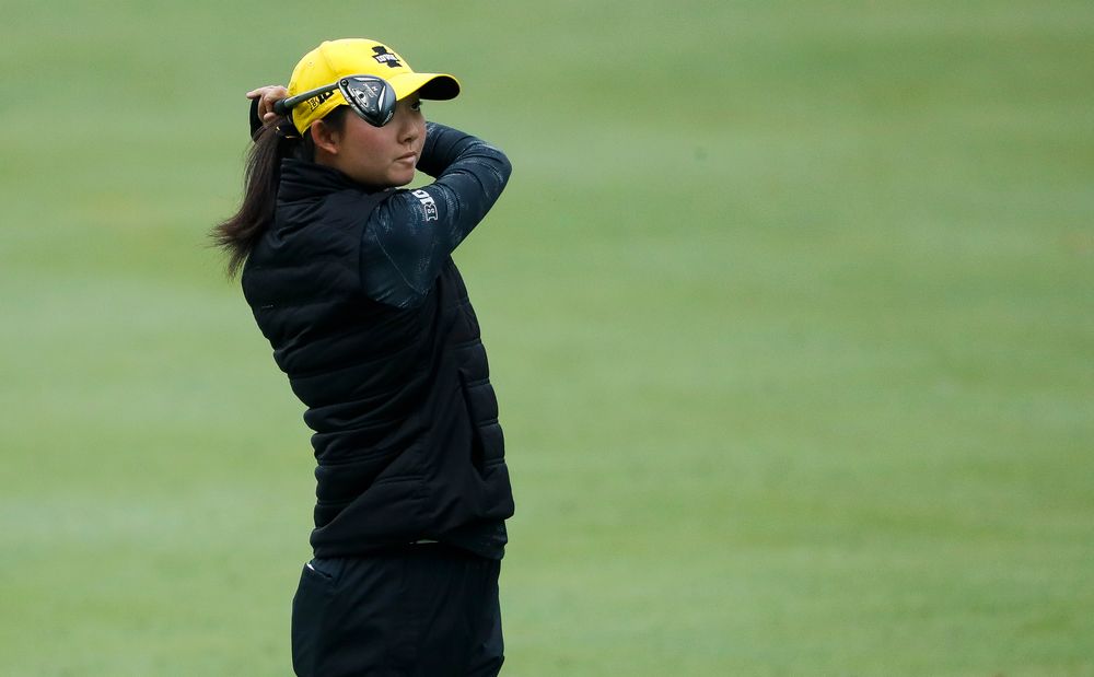 Iowa's Sophie Liu hits an approach shot during the final round of the Diane Thomason Invitational at Finkbine Golf Course on September 30, 2018. (Tork Mason/hawkeyesports.com)