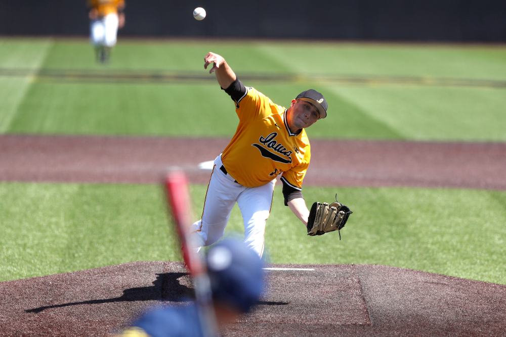 Iowa Hawkeyes pitcher Cole McDonald (11) against the Michigan Wolverines Sunday, April 29, 2018 at Duane Banks Field. (Brian Ray/hawkeyesports.com)