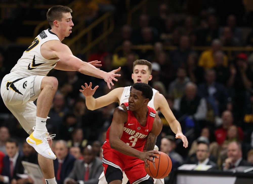 Iowa Hawkeyes guard Joe Wieskamp (10) and guard Jordan Bohannon (3) against the Ohio State Buckeyes Saturday, January 12, 2019 at Carver-Hawkeye Arena. (Brian Ray/hawkeyesports.com)