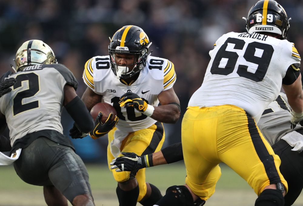 Iowa Hawkeyes running back Mekhi Sargent (10) against the Purdue Boilermakers Saturday, November 3, 2018 Ross Ade Stadium in West Lafayette, Ind. (Brian Ray/hawkeyesports.com)