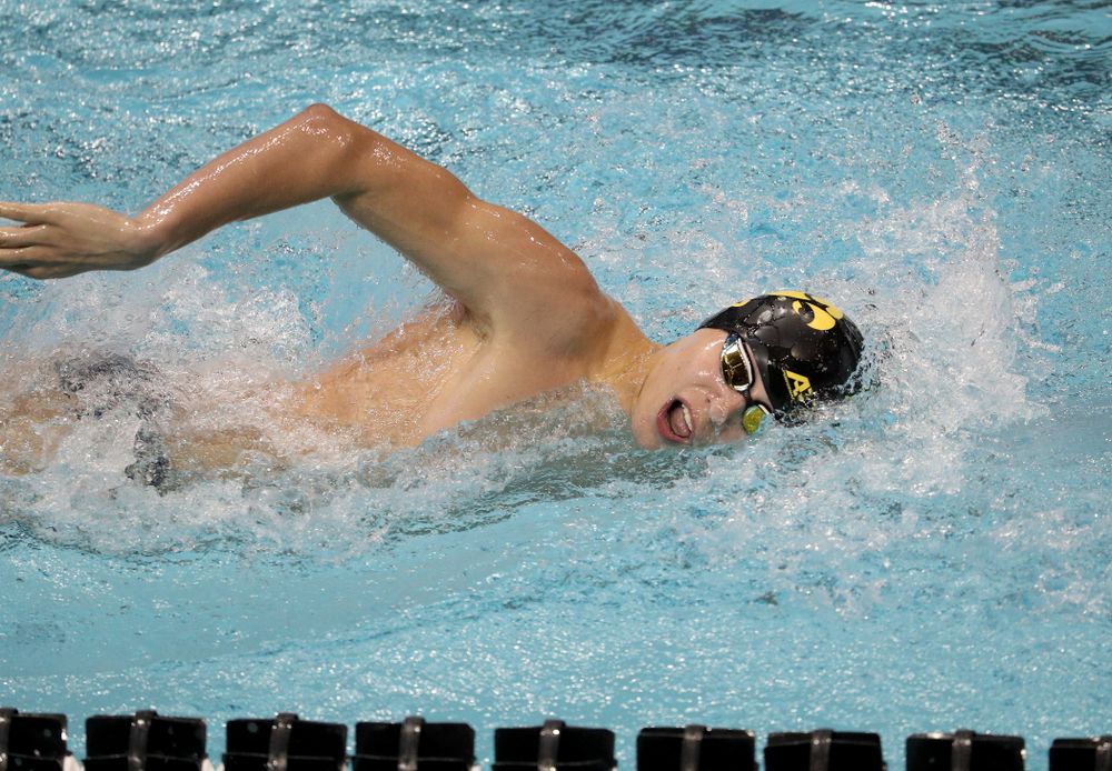 IowaÕs Andrew Fierke competes in the 1000-yard freestyle against Notre Dame and Illinois Saturday, January 11, 2020 at the Campus Recreation and Wellness Center. (Brian Ray/hawkeyesports.com)