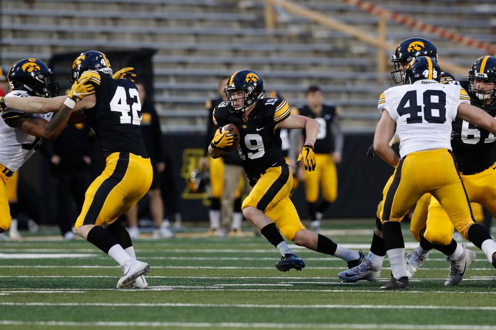 Iowa Hawkeyes wide receiver Max Cooper (19) during their final spring practice Friday, April 20, 2018 at Kinnick Stadium. (Brian Ray/hawkeyesports.com)