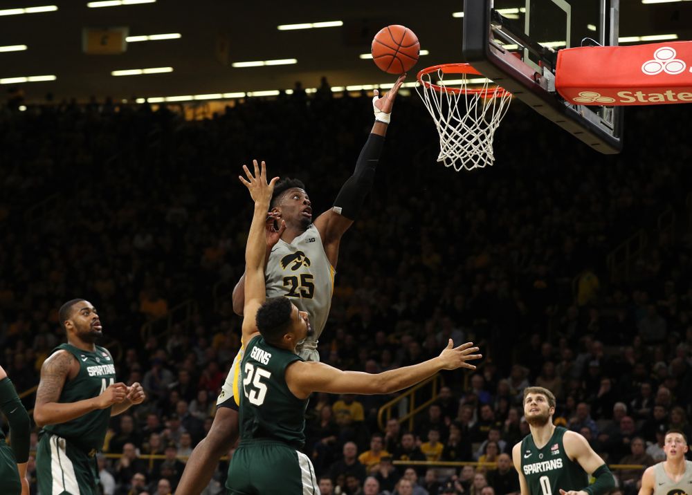 Iowa Hawkeyes forward Tyler Cook (25) against the Michigan State Spartans Thursday, January 24, 2019 at Carver-Hawkeye Arena. (Brian Ray/hawkeyesports.com)
