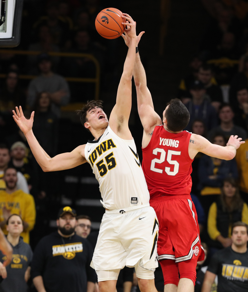Iowa Hawkeyes forward Luka Garza (55) against the Ohio State Buckeyes Saturday, January 12, 2019 at Carver-Hawkeye Arena. (Brian Ray/hawkeyesports.com)