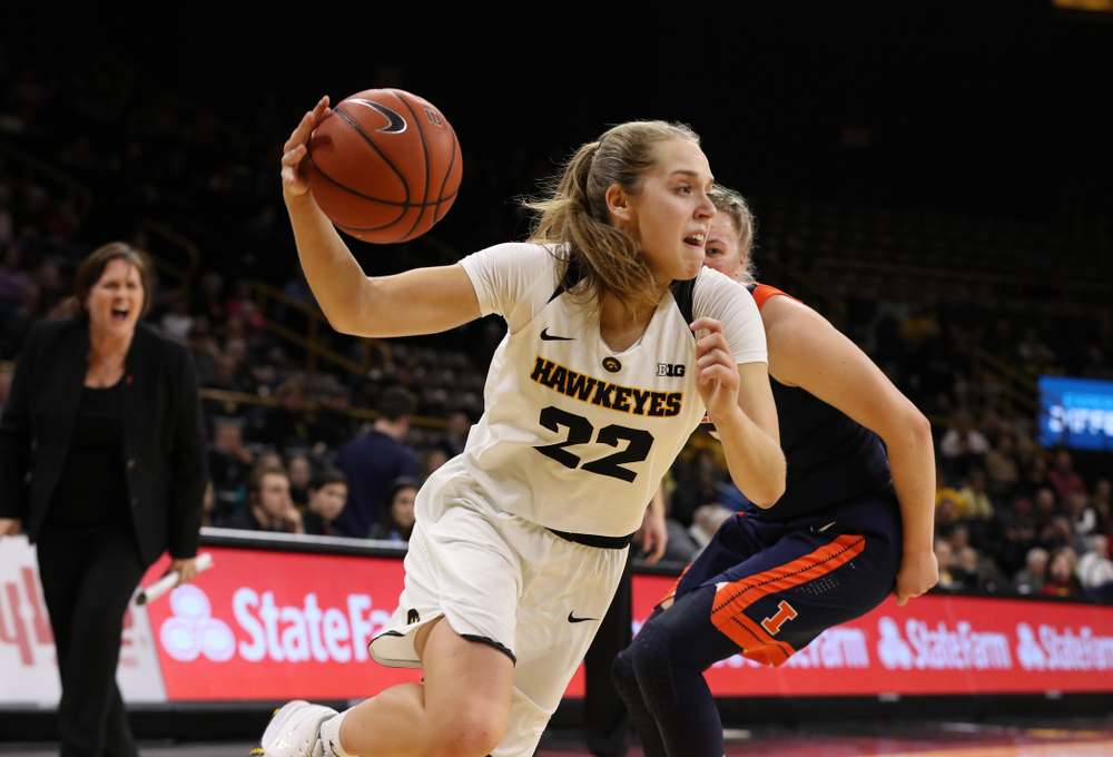Iowa Hawkeyes guard Kathleen Doyle (22) against the Illinois Fighting Illini Thursday, February 14, 2019 at Carver-Hawkeye Arena. (Brian Ray/hawkeyesports.com)