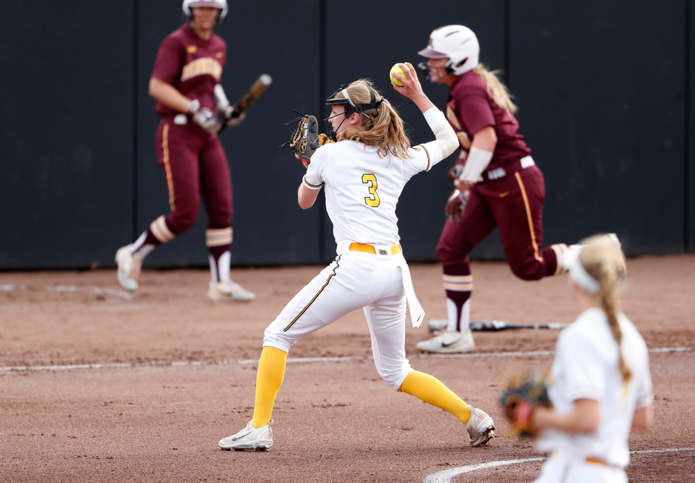 Iowa Hawkeyes starting pitcher/relief pitcher Allison Doocy (3) against the Minnesota Golden Gophers Thursday, April 12, 2018 at Bob Pearl Field. (Brian Ray/hawkeyesports.com)