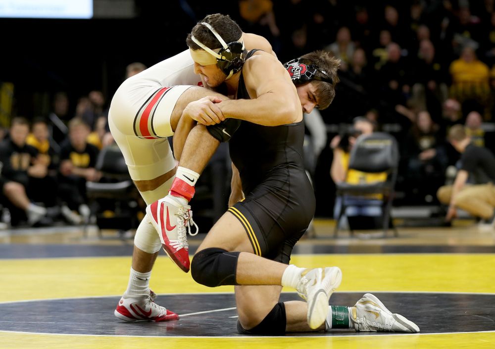 Iowa’s Michael Kemerer wrestles Ohio State’s Kaleb Romero at 174 pounds Friday, January 24, 2020 at Carver-Hawkeye Arena. Kemerer won the match 7-1. (Brian Ray/hawkeyesports.com)