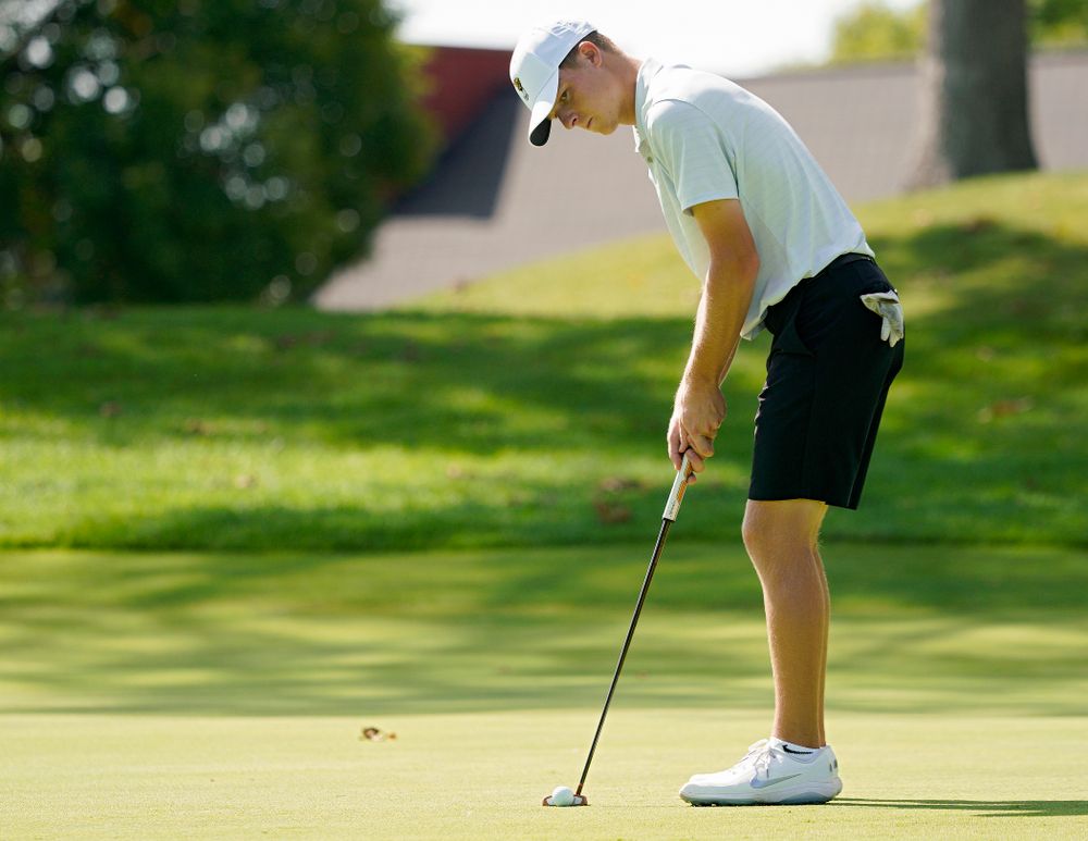 Iowa’s Benton Weinberg putts during the second day of the Golfweek Conference Challenge at the Cedar Rapids Country Club in Cedar Rapids on Monday, Sep 16, 2019. (Stephen Mally/hawkeyesports.com)