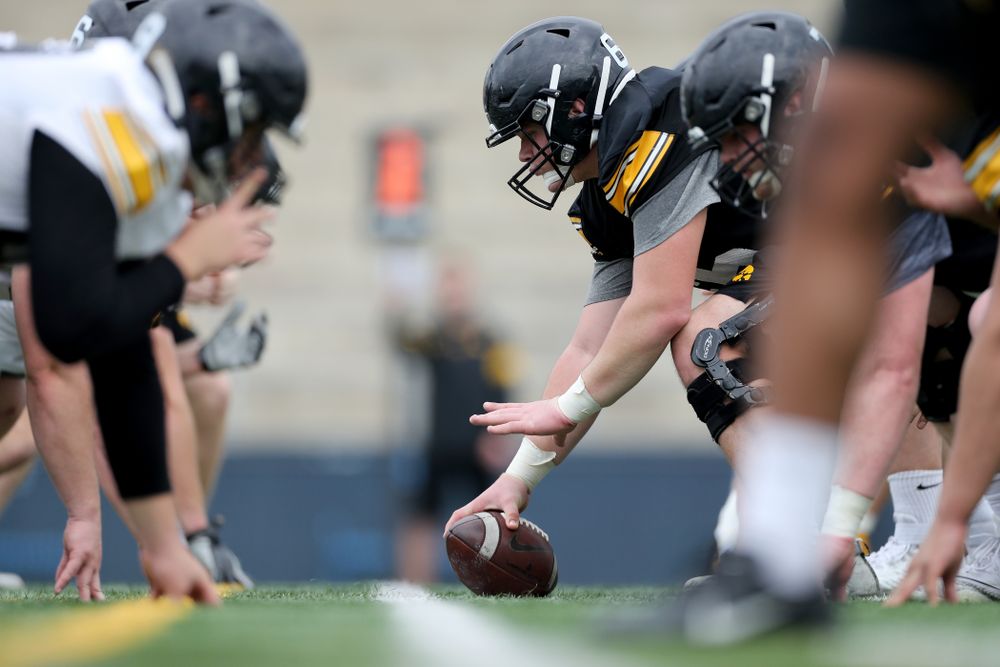 Iowa Hawkeyes offensive lineman Tyler Linderbaum (65) during practice Sunday, December 22, 2019 at Mesa College in San Diego. (Brian Ray/hawkeyesports.com)