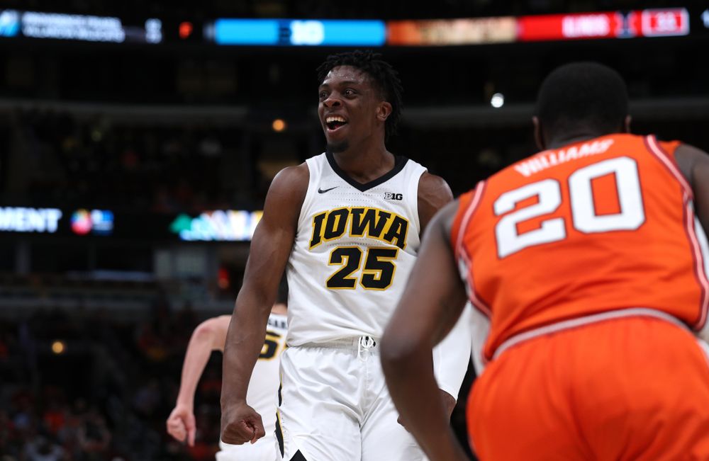 Iowa Hawkeyes forward Tyler Cook (25) against the Illinois Fighting Illini in the 2019 Big Ten Men's Basketball Tournament Thursday, March 14, 2019 at the United Center in Chicago. (Brian Ray/hawkeyesports.com)