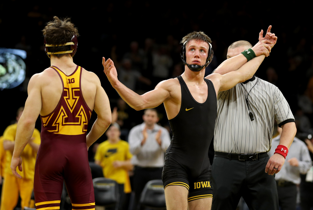 Iowa’s Max Murin wrestles Minnesota’s Mitch McKee at 141 pounds Saturday, February 15, 2020 at Carver-Hawkeye Arena. Murin won the match 6-4. (Brian Ray/hawkeyesports.com)