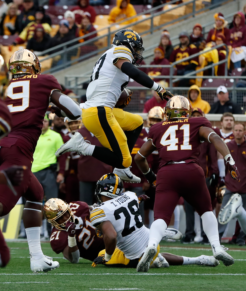 Iowa Hawkeyes tight end Noah Fant (87) against the Minnesota Golden Gophers Saturday, October 6, 2018 at TCF Bank Stadium. (Brian Ray/hawkeyesports.com)