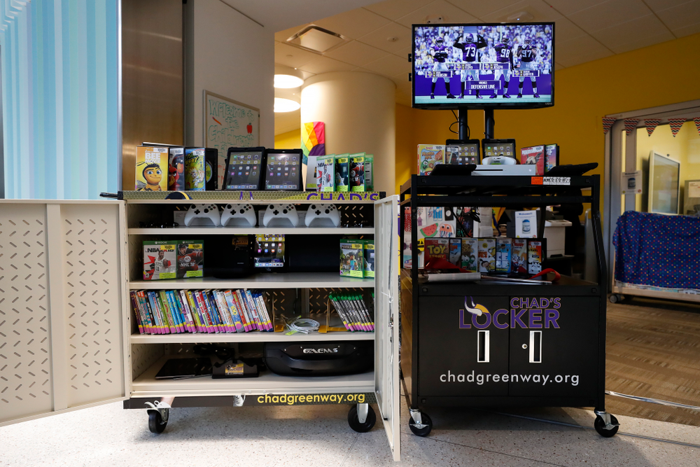 Former Hawkeye Football linebacker Chad Greenway's Lead the Way Foundation unveils their latest Greenway's Locker technology and media cabinet Friday, August 31, 2018 at the University of Iowa Stead Family Children's Hospital. Chad's Locker provides patients and their families access to notebook computers, movies and video game systems to occupy their time during their hospital stay. (Brian Ray/hawkeyesports.com)
