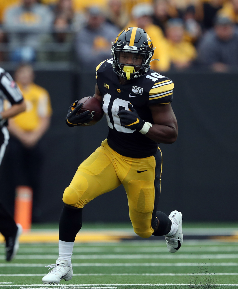 Iowa Hawkeyes running back Mekhi Sargent (10) against Middle Tennessee State Saturday, September 28, 2019 at Kinnick Stadium. (Brian Ray/hawkeyesports.com)