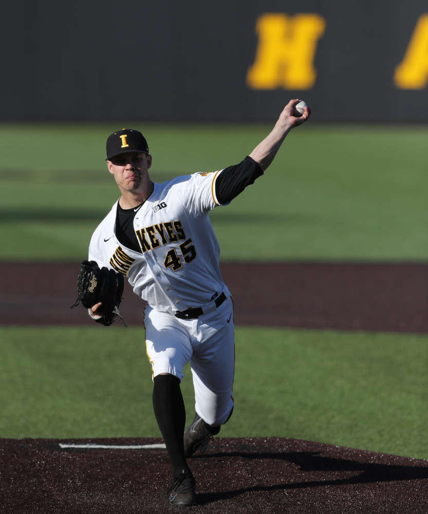 Iowa Hawkeyes Kyle Shimp (45) against the Nebraska Cornhuskers Saturday, April 20, 2019 at Duane Banks Field. (Brian Ray/hawkeyesports.com)