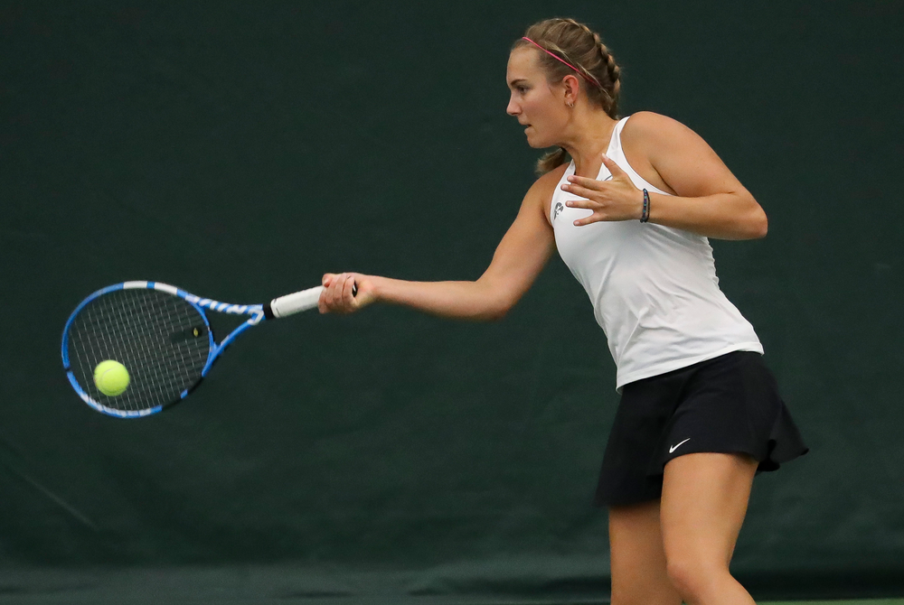 Ashleigh Jacobs returns a shot in a doubles match during the second day of the ITA Central Regional Championships at the Hawkeye Tennis and Recreation Complex on October 13, 2018. (Tork Mason/hawkeyesports.com)