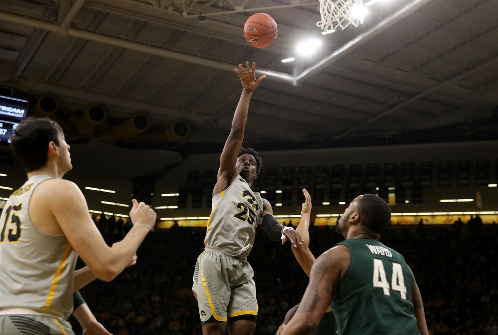 Iowa Hawkeyes forward Tyler Cook (25) against the Michigan State Spartans Thursday, January 24, 2019 at Carver-Hawkeye Arena. (Brian Ray/hawkeyesports.com)