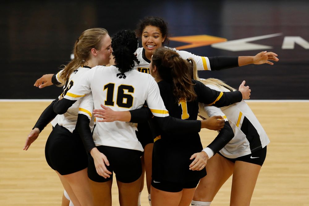 Iowa Hawkeyes setter Gabrielle Orr (7) against Eastern Illinois Sunday, September 9, 2018 at Carver-Hawkeye Arena. (Brian Ray/hawkeyesports.com)
