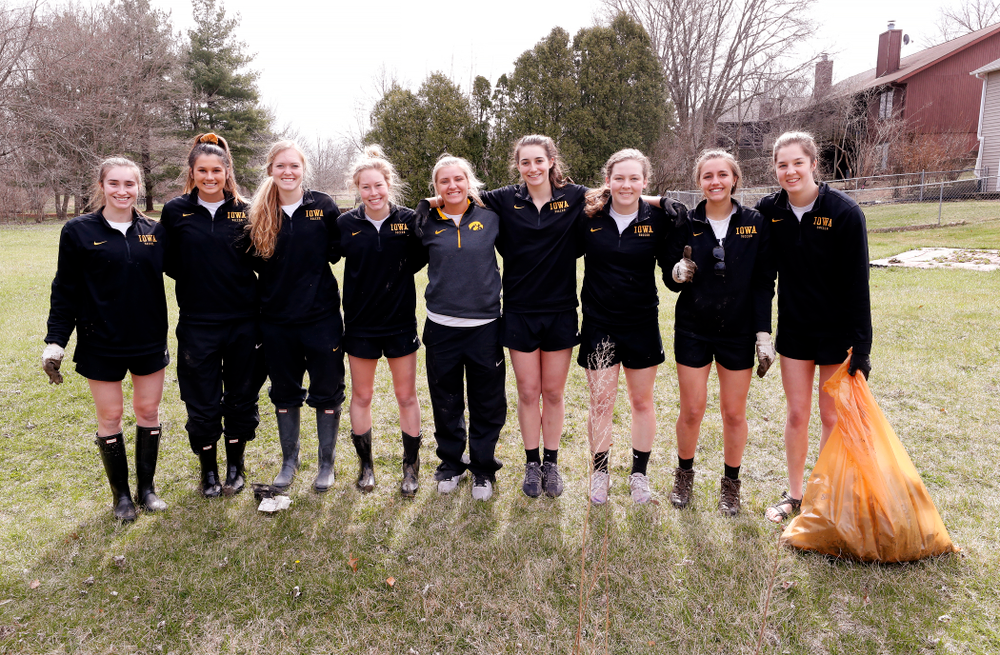 Members of the Iowa Soccer Team volunteer during the Iowa Athletics Department's annual Day of Caring Sunday, April 22, 2018. (Brian Ray/hawkeyesports.com)