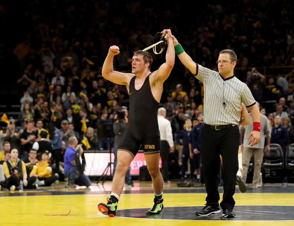 Iowa’s Jacob Warner wrestles Penn State’s Shakur Rasheed at 197 pounds Friday, January 31, 2020 at Carver-Hawkeye Arena. Warner won the match 4-2. (Brian Ray/hawkeyesports.com)