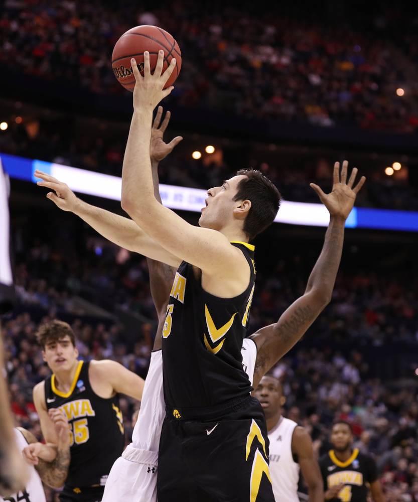 Iowa Hawkeyes forward Ryan Kriener (15) against the Cincinnati Bearcats in the first round of the 2019 NCAA Men's Basketball Tournament Friday, March 22, 2019 at Nationwide Arena in Columbus, Ohio. (Brian Ray/hawkeyesports.com)