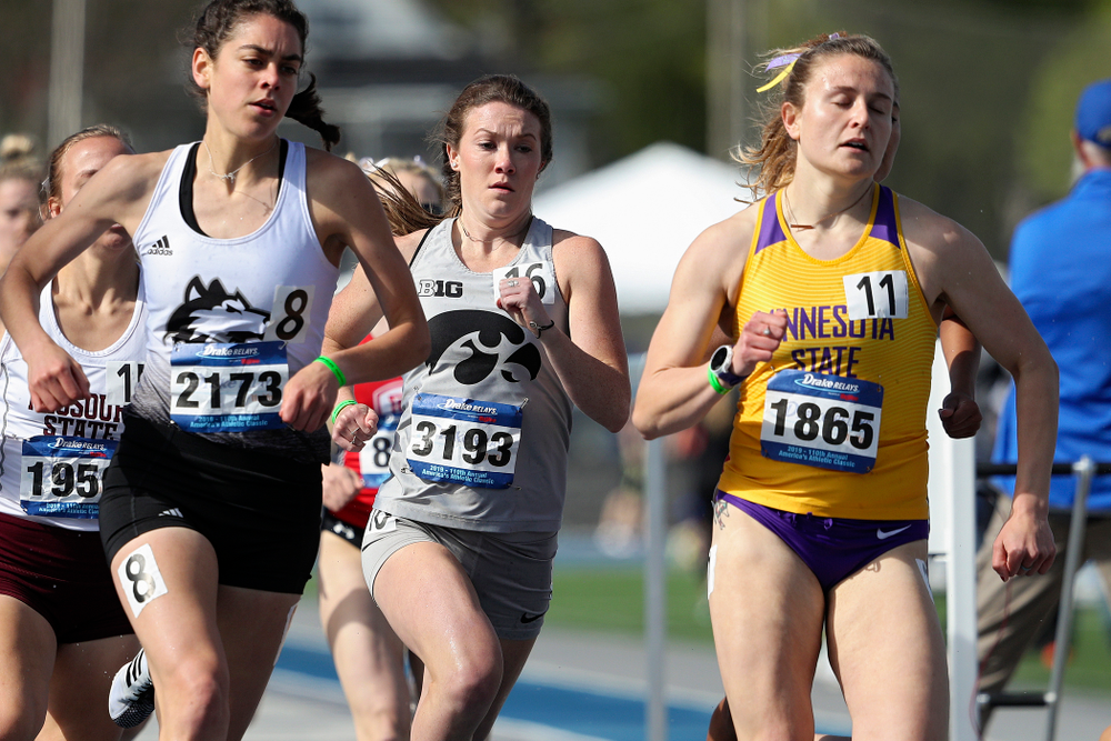 Iowa's Lindsay Welker runs the women's 800 meter event during the first day of the Drake Relays at Drake Stadium in Des Moines on Thursday, Apr. 25, 2019. (Stephen Mally/hawkeyesports.com)