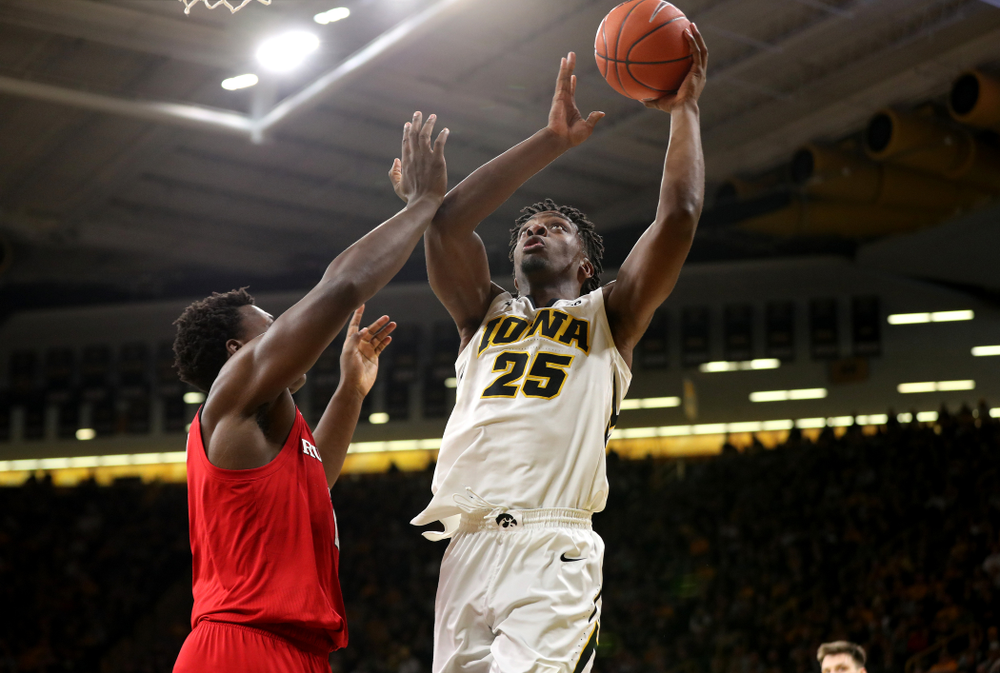 Iowa Hawkeyes forward Tyler Cook (25) against the Rutgers Scarlet Knights Saturday, March 2, 2019 at Carver-Hawkeye Arena. (Brian Ray/hawkeyesports.com)
