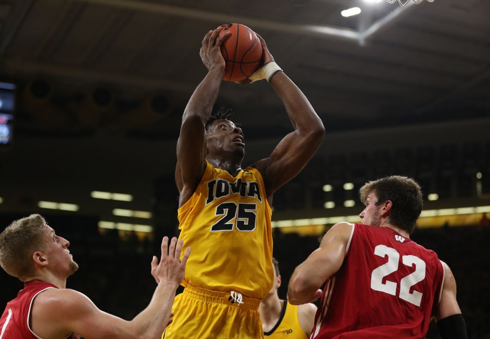 Iowa Hawkeyes forward Tyler Cook (25) against the Wisconsin Badgers Friday, November 30, 2018 at Carver-Hawkeye Arena. (Brian Ray/hawkeyesports.com)