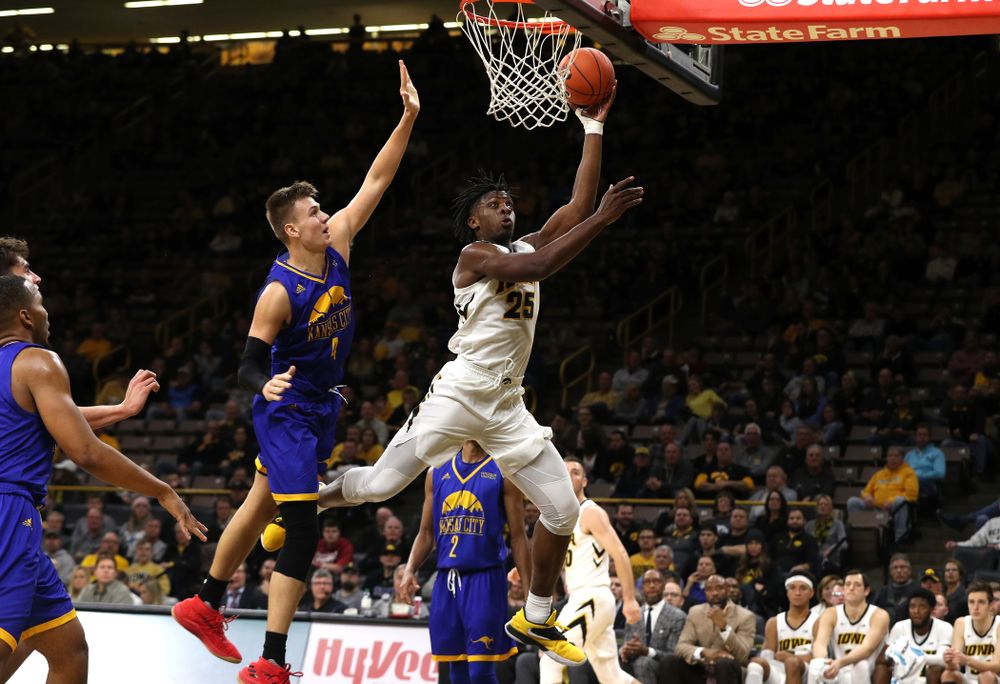 Iowa Hawkeyes forward Tyler Cook (25) against the UKMC Kangaroos in the 2K Empire Classic Thursday, November 8, 2018 at Carver-Hawkeye Arena. (Brian Ray/hawkeyesports.com)