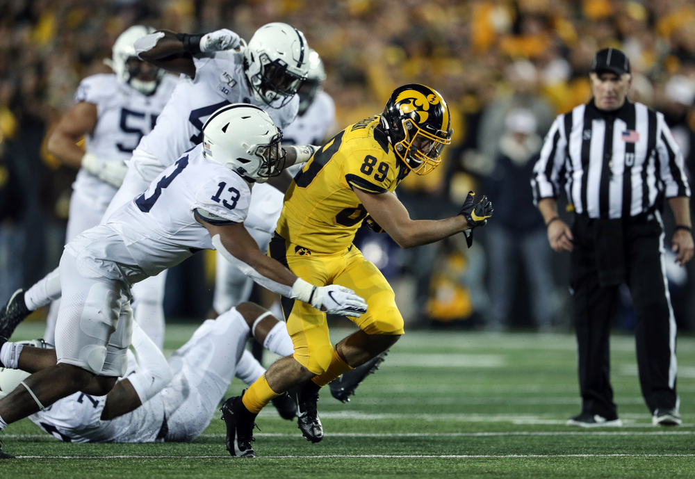 Iowa Hawkeyes wide receiver Nico Ragaini (89) against the Penn State Nittany Lions Saturday, October 12, 2019 at Kinnick Stadium. (Brian Ray/hawkeyesports.com)