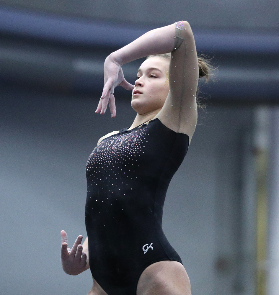 Mackenzie Vance competes on the floor during the Black and Gold intrasquad meet Saturday, December 1, 2018 at the University of Iowa Field House. (Brian Ray/hawkeyesports.com)
