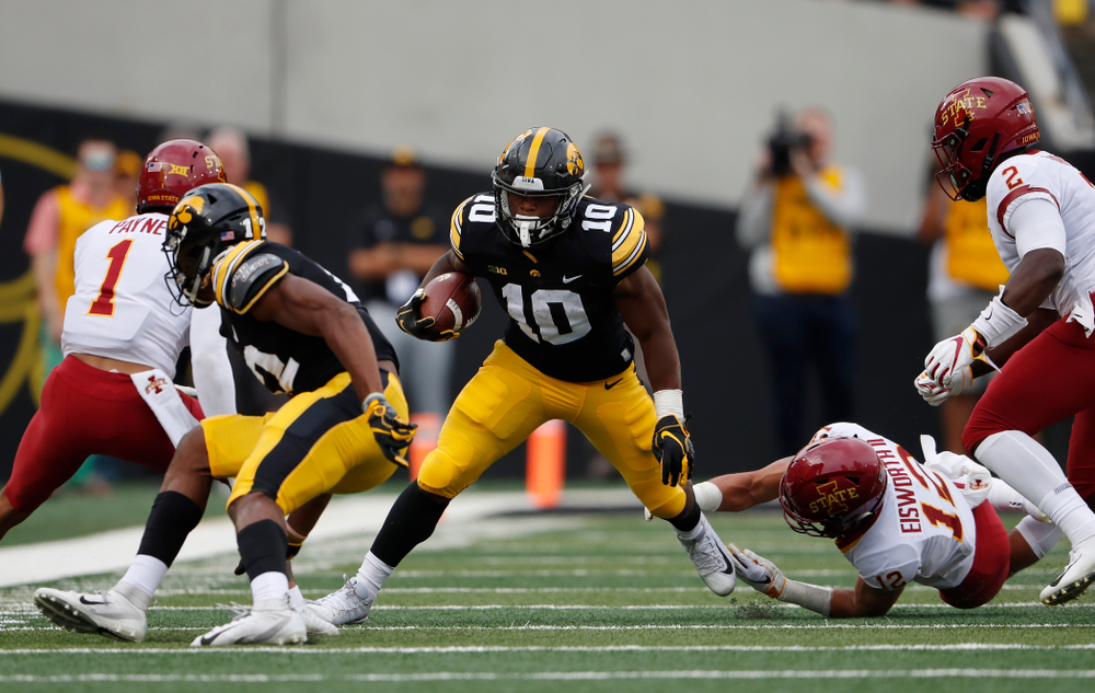 Iowa Hawkeyes running back Mekhi Sargent (10) against the Iowa State Cyclones Saturday, September 8, 2018 at Kinnick Stadium. (Brian Ray/hawkeyesports.com)