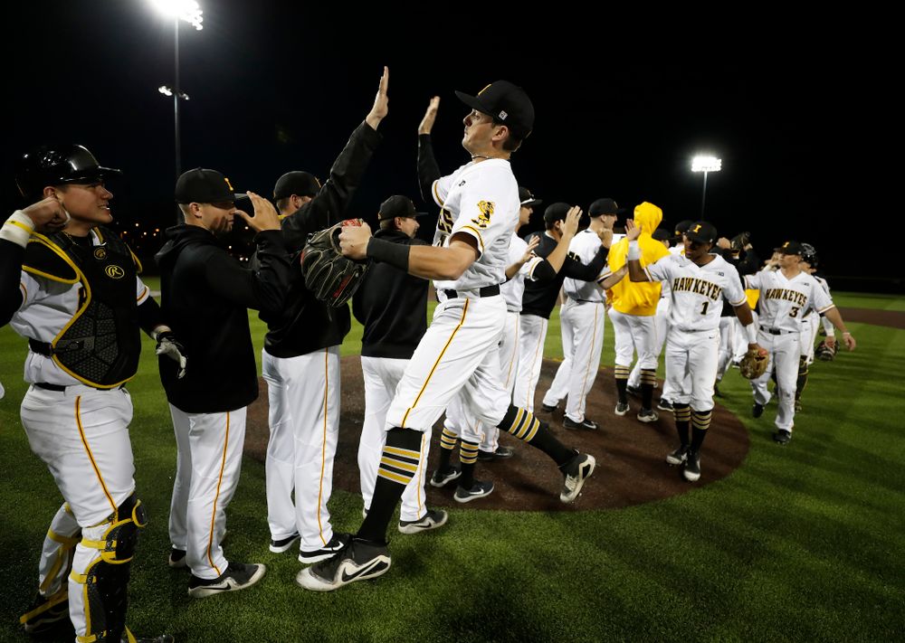 Iowa Hawkeyes infielder Mitchell Boe (4) against the Michigan Wolverines Friday, April 27, 2018 at Duane Banks Field in Iowa City. (Brian Ray/hawkeyesports.com)