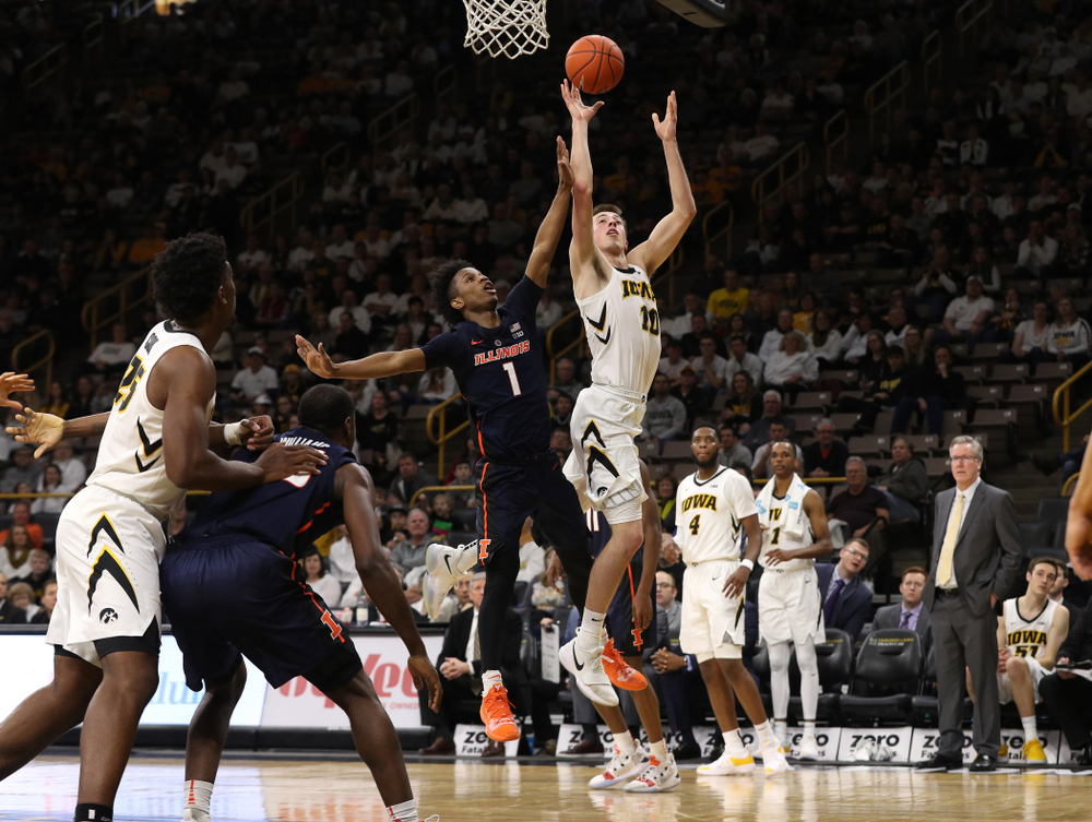 Iowa Hawkeyes guard Joe Wieskamp (10) against the Illinois Fighting Illini Sunday, January 20, 2019 at Carver-Hawkeye Arena. (Brian Ray/hawkeyesports.com)