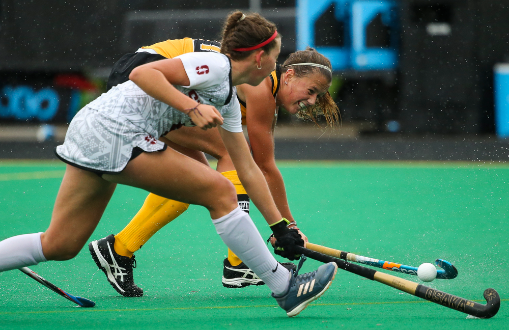 Iowa Hawkeyes midfielder Sophie Sunderland (20) passes the ball during a game against Stanford at Grant Field on October 7, 2018. (Tork Mason/hawkeyesports.com)
