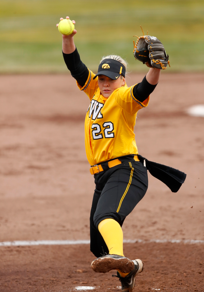 Iowa Hawkeyes starting pitcher/relief pitcher Kenzie Ihle (22) against UW Green Bay Tuesday, March 27, 2018 at Bob Pearl Field. (Brian Ray/hawkeyesports.com)