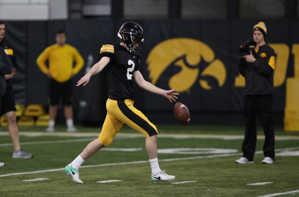 Iowa Hawkeyes quarterback Peyton Mansell (2) during preparation for the 2019 Outback Bowl Wednesday, December 19, 2018 at the Hansen Football Performance Center. (Brian Ray/hawkeyesports.com)