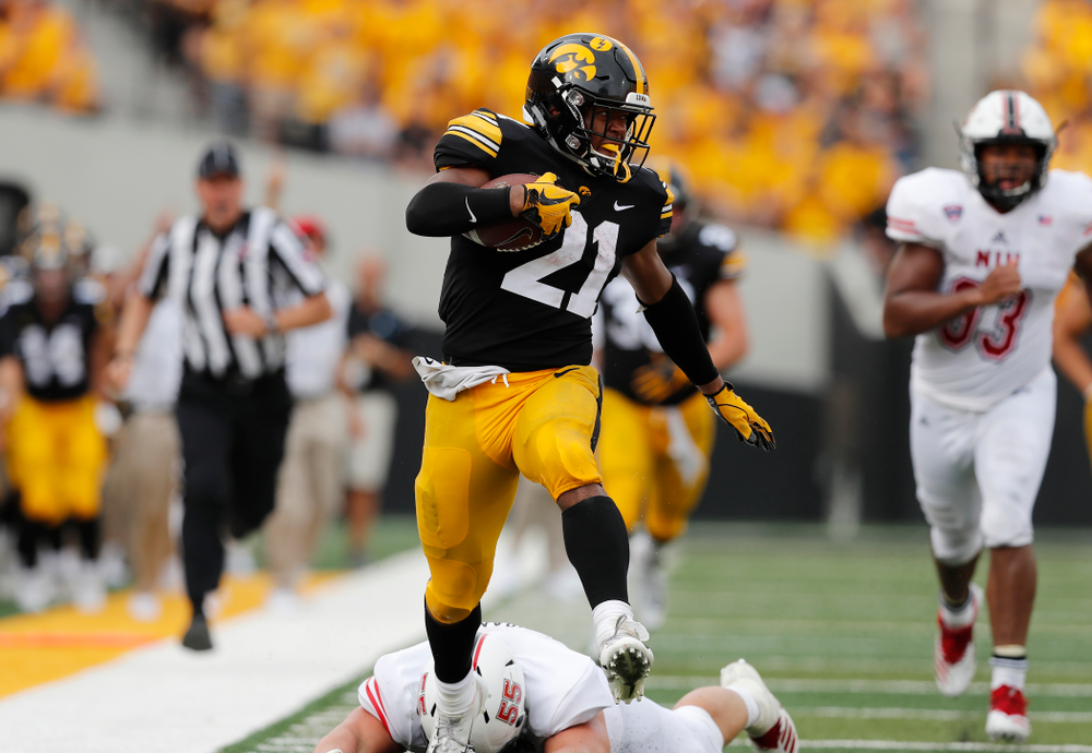 Iowa Hawkeyes running back Ivory Kelly-Martin (21) against the Northern Illinois Huskies Saturday, September 1, 2018 at Kinnick Stadium. (Brian Ray/hawkeyesports.com)