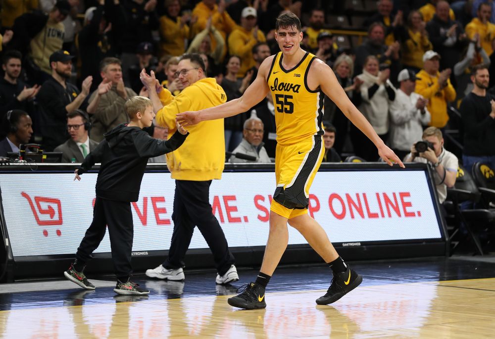 Iowa Hawkeyes forward Luka Garza (55) celebrates late in the game against the Rutgers Scarlet Knights Wednesday, January 22, 2020 at Carver-Hawkeye Arena. (Brian Ray/hawkeyesports.com)