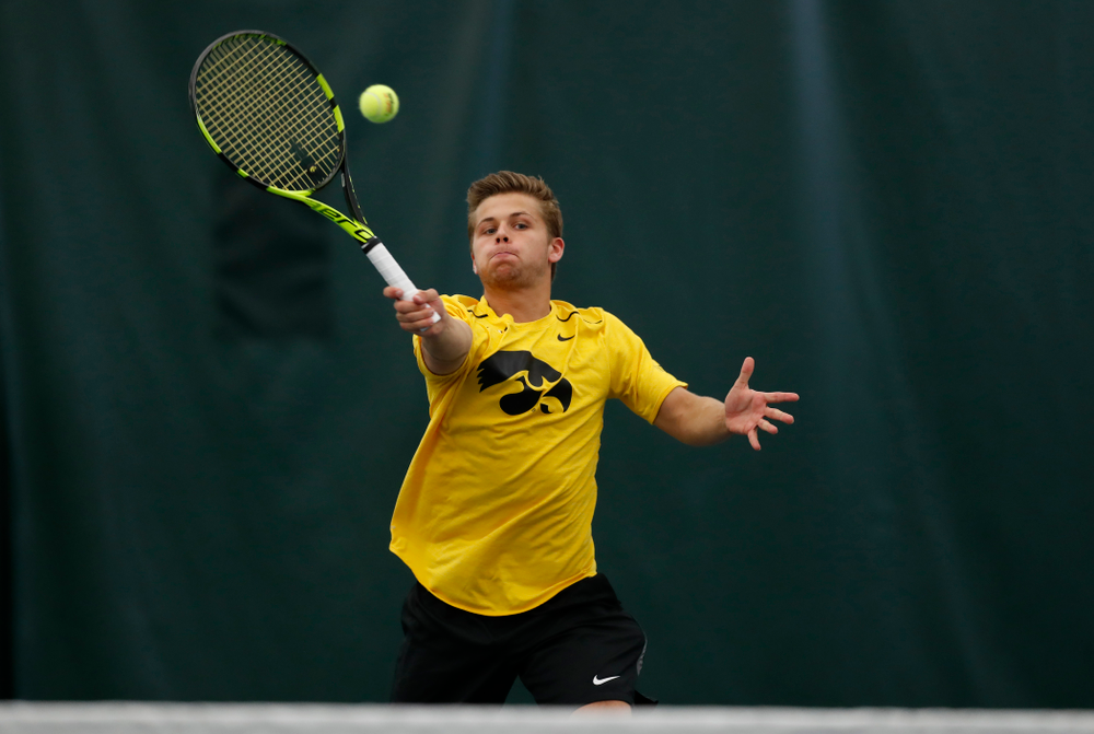 Will Davies and and Piotr Smietana play a doubles match against the Illinois Fighting Illini Saturday, March 31, 2018 at Hawkeye Tennis and Recreation Center. (Brian Ray/hawkeyesports.com)