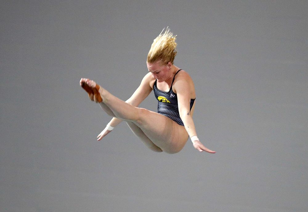 Iowa’s Thelma Strandberg competes in the platform diving event during their meet at the Campus Recreation and Wellness Center in Iowa City on Friday, February 7, 2020. (Stephen Mally/hawkeyesports.com)