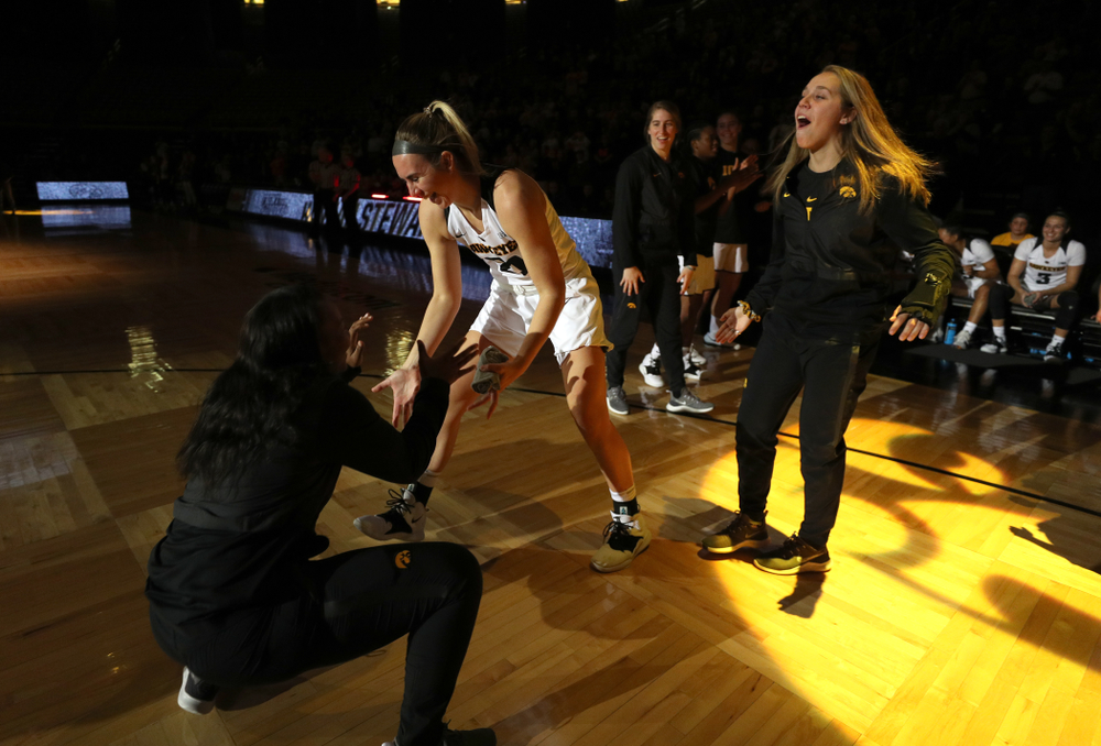 Iowa Hawkeyes forward Hannah Stewart (21) against Dakota Wesleyan University Tuesday, November 6, 2018 at Carver-Hawkeye Arena. (Brian Ray/hawkeyesports.com)